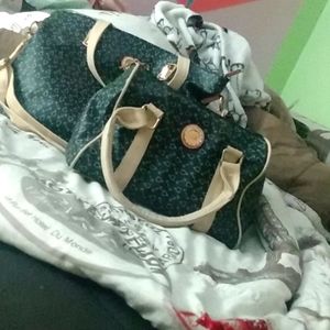 2 purse they are the same purse